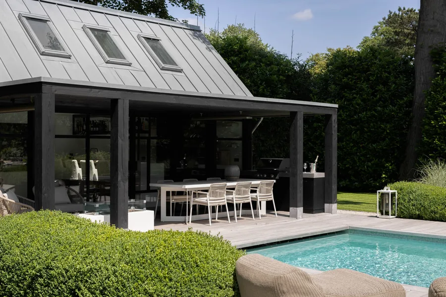 Riante poolhouse met bar