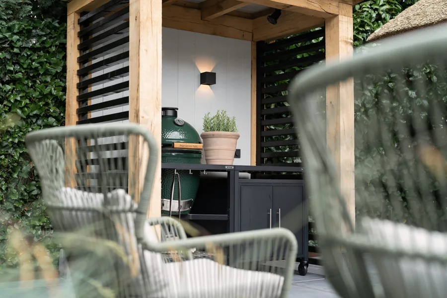 Luxe eiken tuinkamer rietgedekt