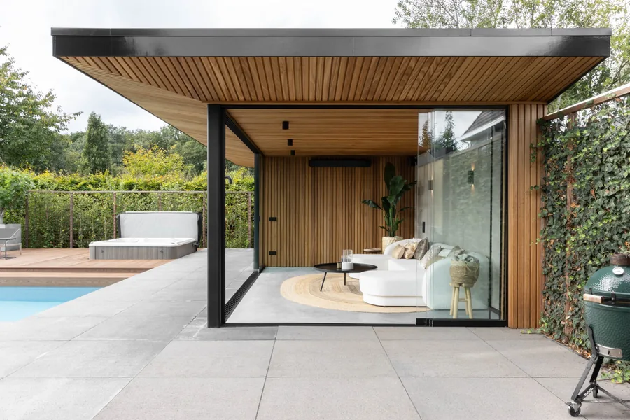Poolhouse met zwembad