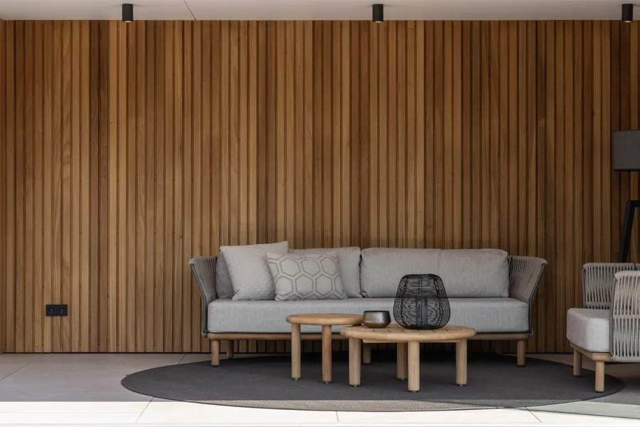 Modern poolhouse met zwembad